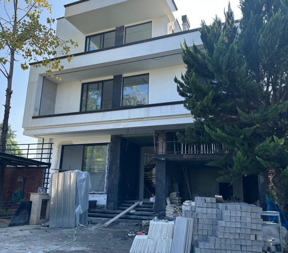 فروش وبلا 650 متری تریبلکس فول امکانات در مازندران